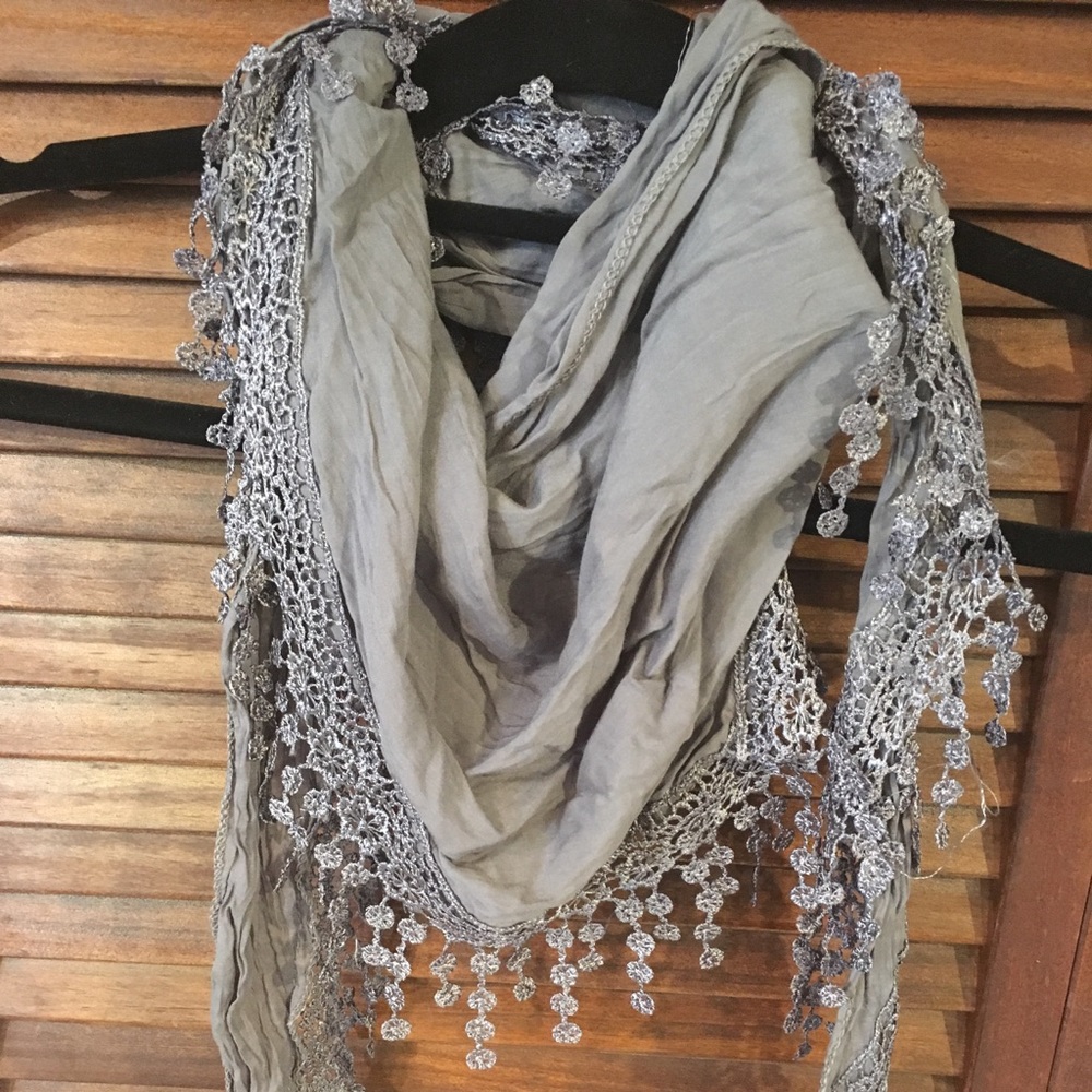 NWOT Crocheted Lace Fringed Scarf